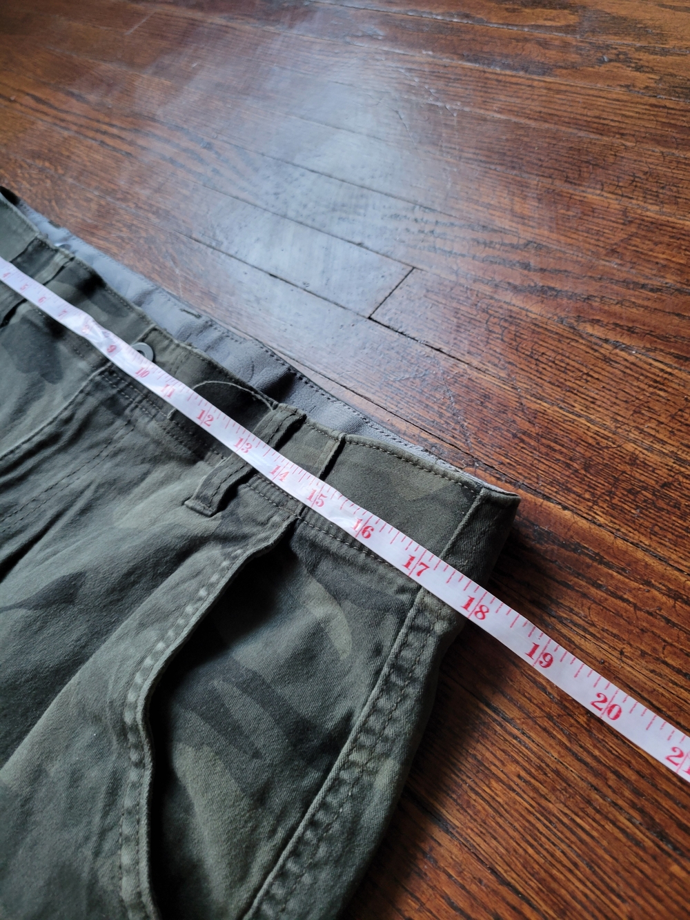 IRON CO. Men's Green Camo Cargo Shorts Pockets Casual Workwear Size 36 - Picture 10 of 15